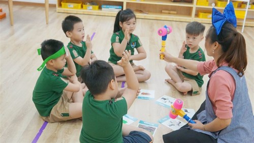 Bí mật nền giáo dục mầm non anh : khai sáng tương lai trẻ